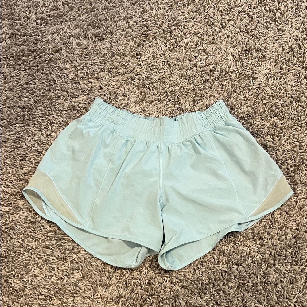 Size 6 Lululemon Hotty Hot Shorts 4”